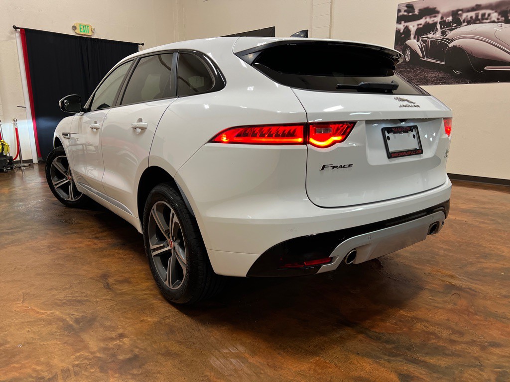 2020 Jaguar F-PACE Image 2
