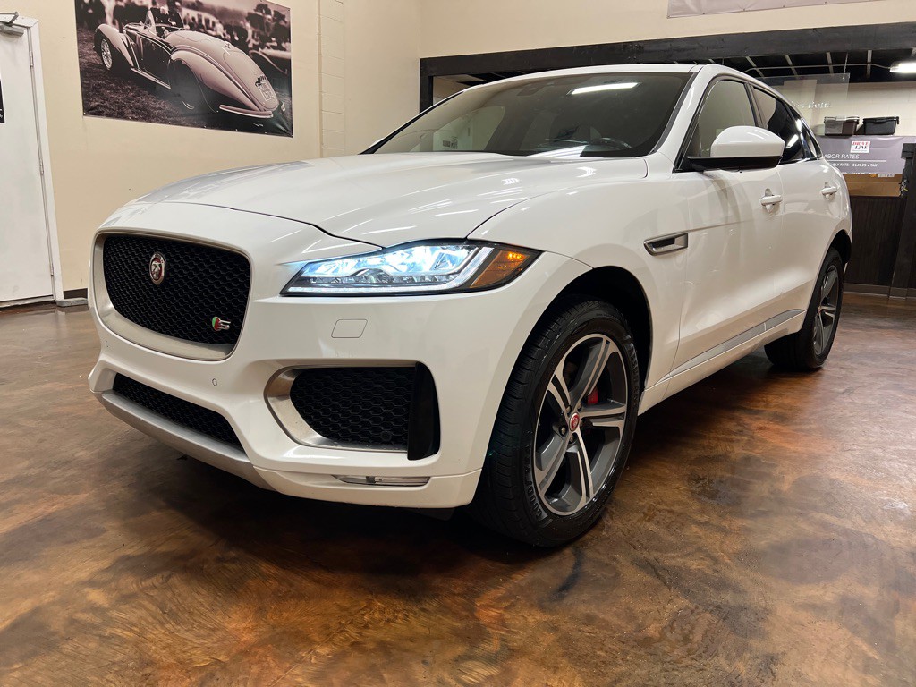 2020 Jaguar F-PACE Image 5