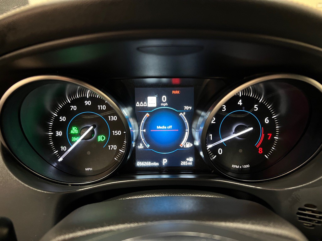 2020 Jaguar F-PACE Image 24