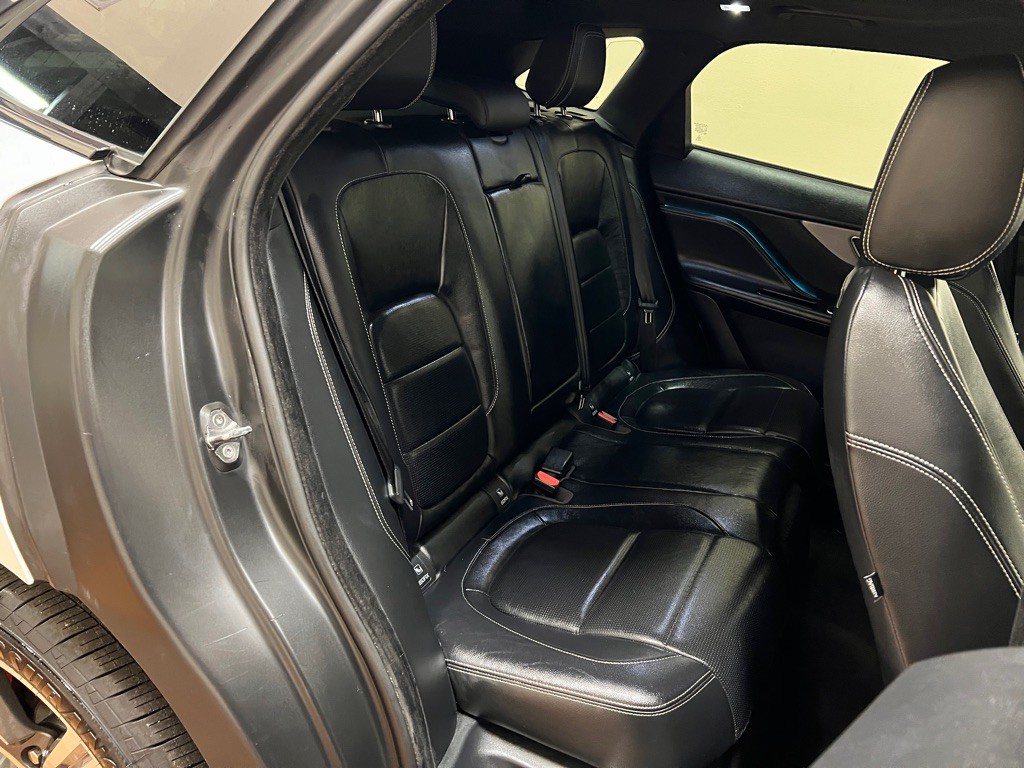 2020 Jaguar F-PACE Image 39