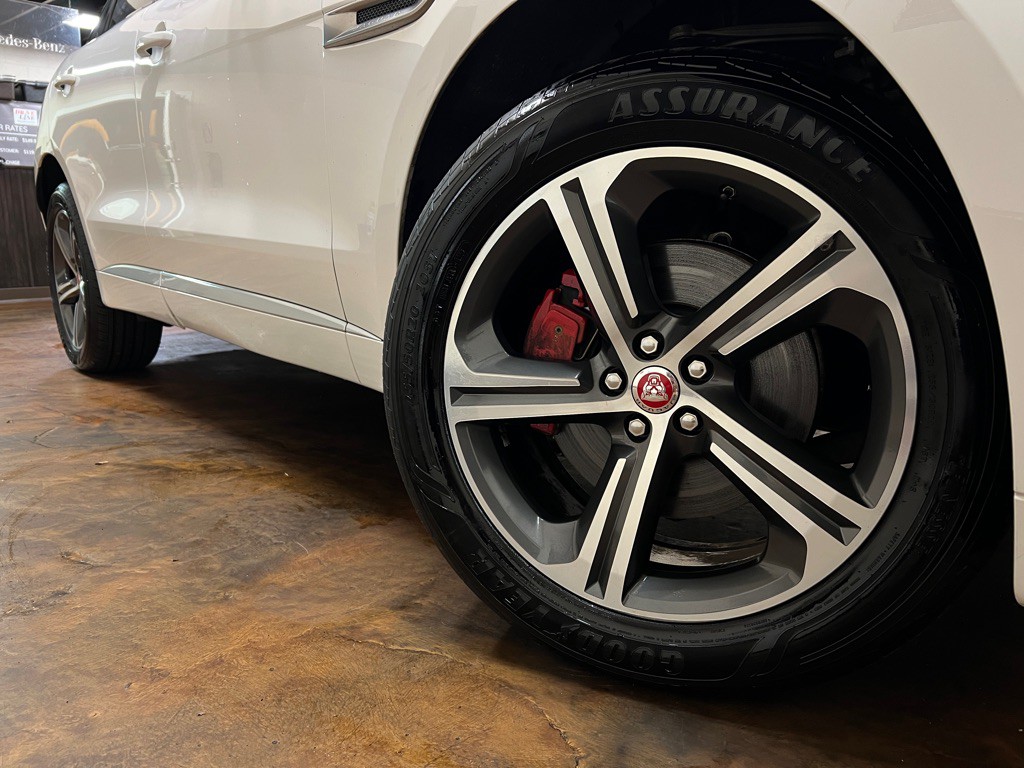 2020 Jaguar F-PACE Image 44