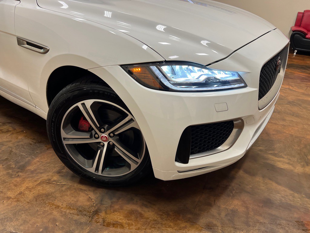 2020 Jaguar F-PACE Image 46