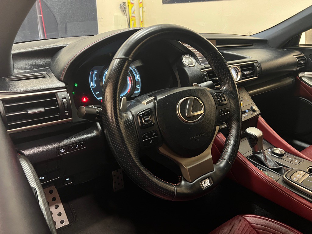 2015 Lexus RC 300 Image 16