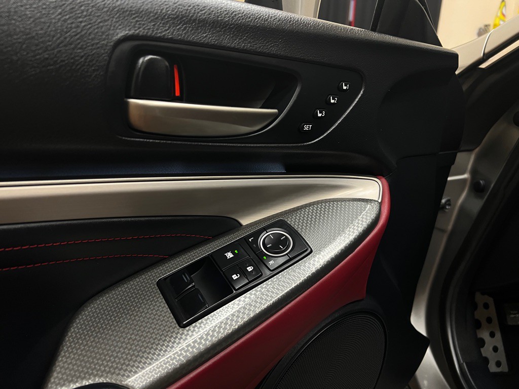 2015 Lexus RC 300 Image 19