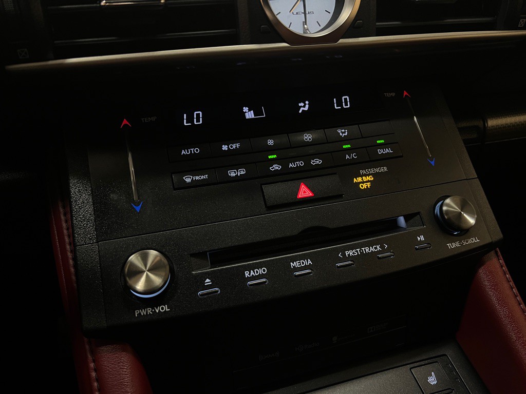 2015 Lexus RC 300 Image 29