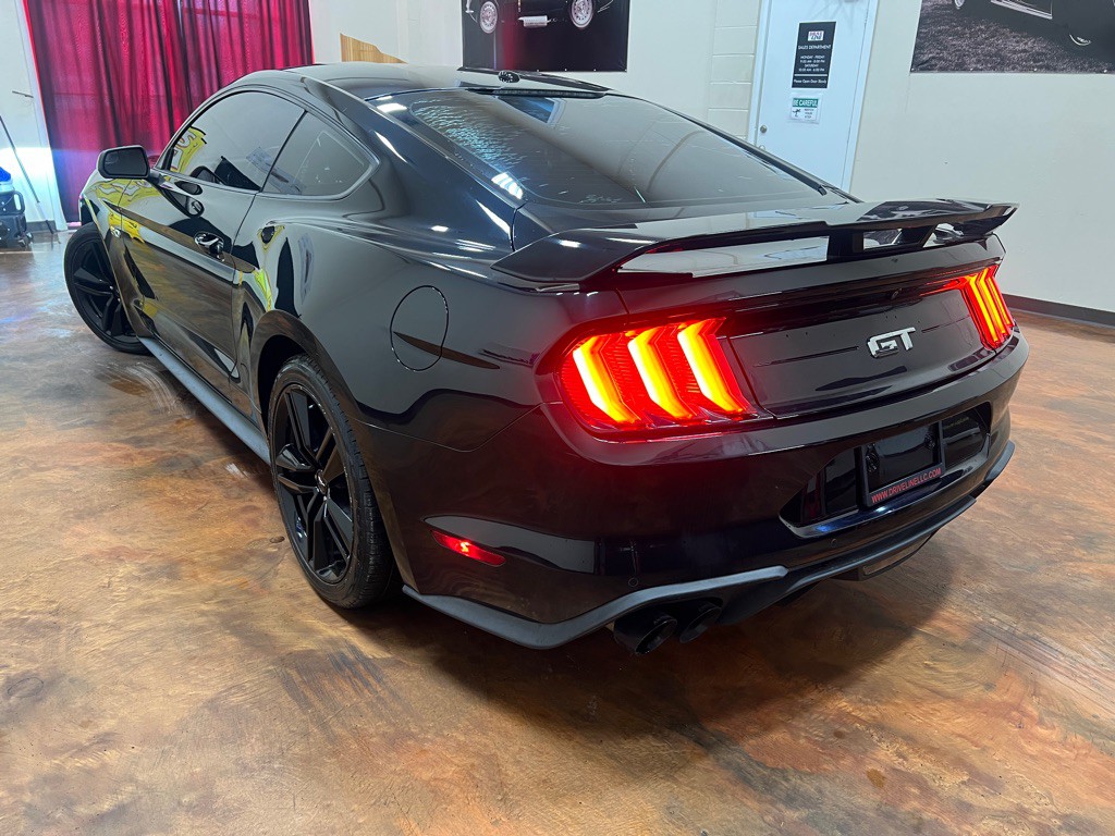 2018 Ford Mustang Image 2