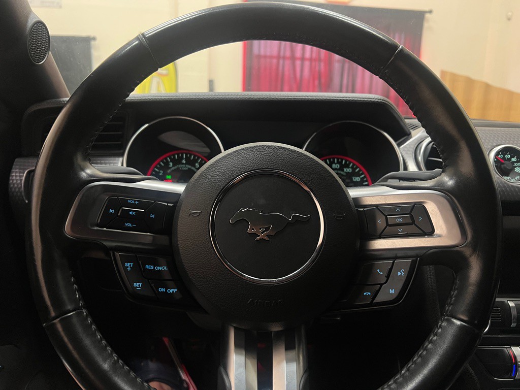 2018 Ford Mustang Image 17