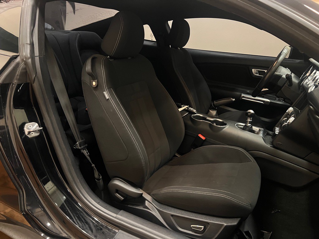 2018 Ford Mustang Image 30