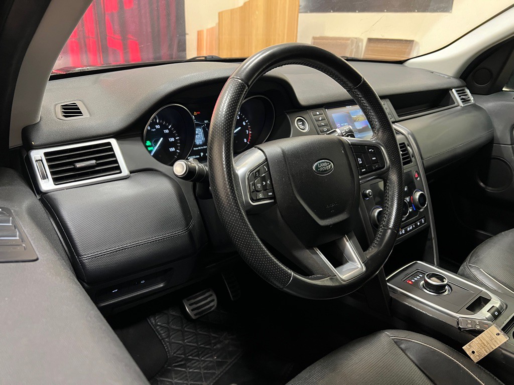 2018 Land Rover Discovery Sport Image 13