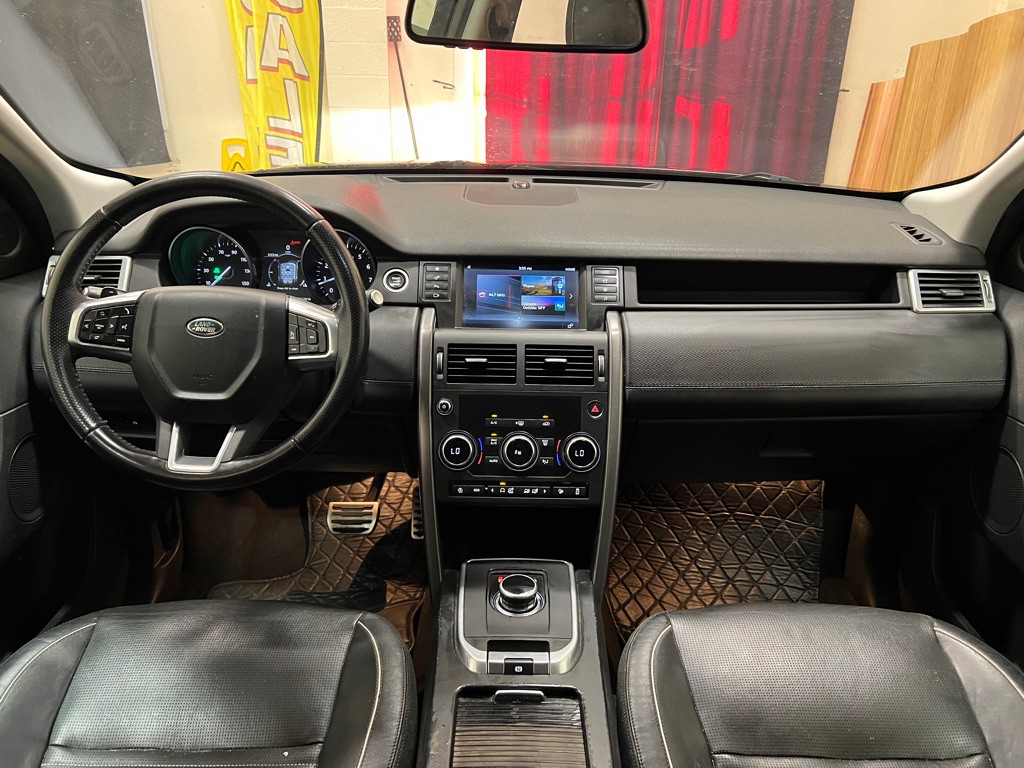 2018 Land Rover Discovery Sport Image 14