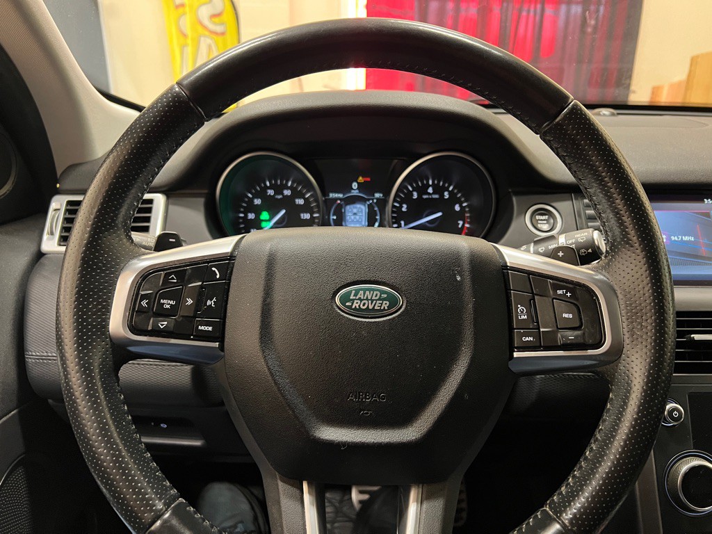 2018 Land Rover Discovery Sport Image 18