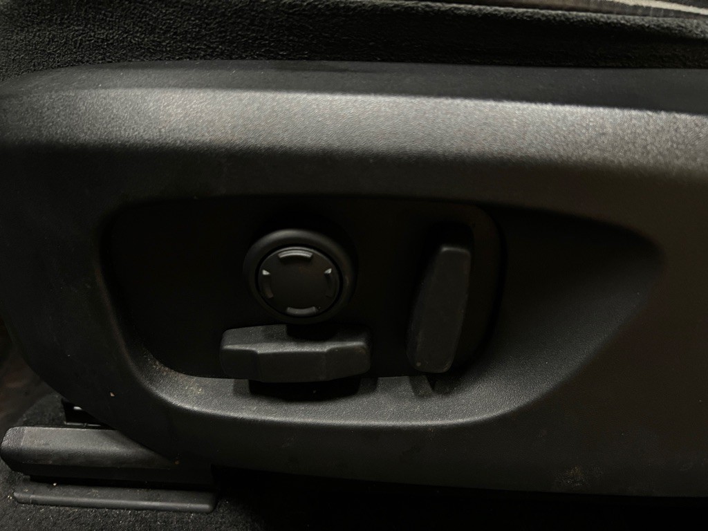 2018 Land Rover Discovery Sport Image 28