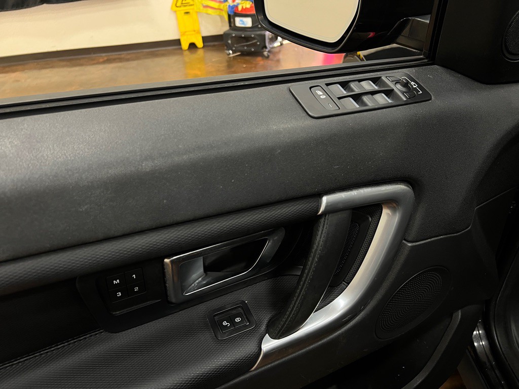 2018 Land Rover Discovery Sport Image 29