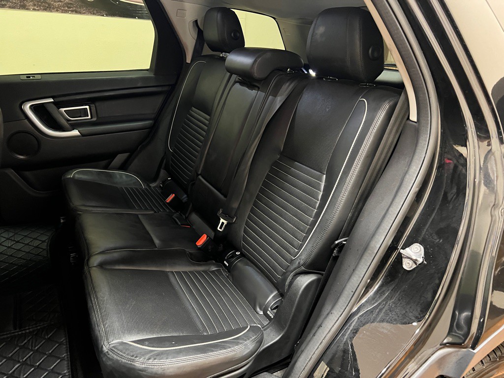 2018 Land Rover Discovery Sport Image 32