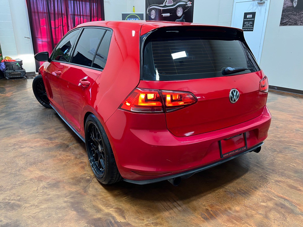 2016 Volkswagen GTI Image 2