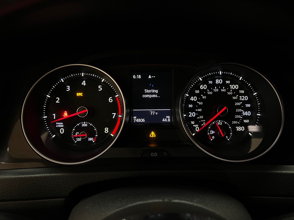 2016 Volkswagen GTI Image 16