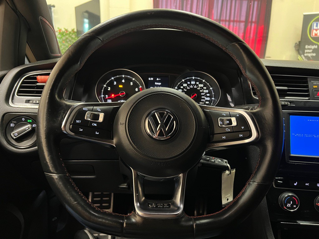2016 Volkswagen GTI Image 18