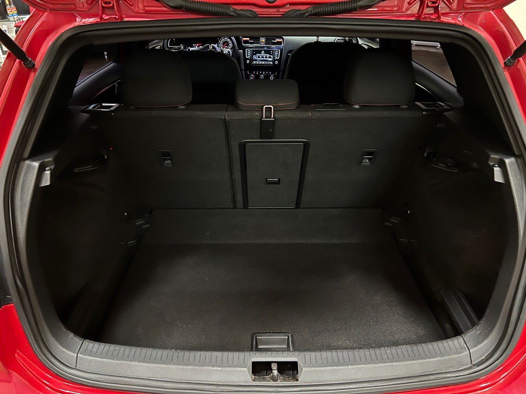 2016 Volkswagen GTI Image 35