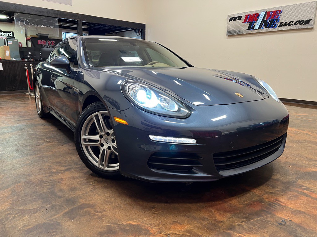2014 Porsche Panamera Image 1