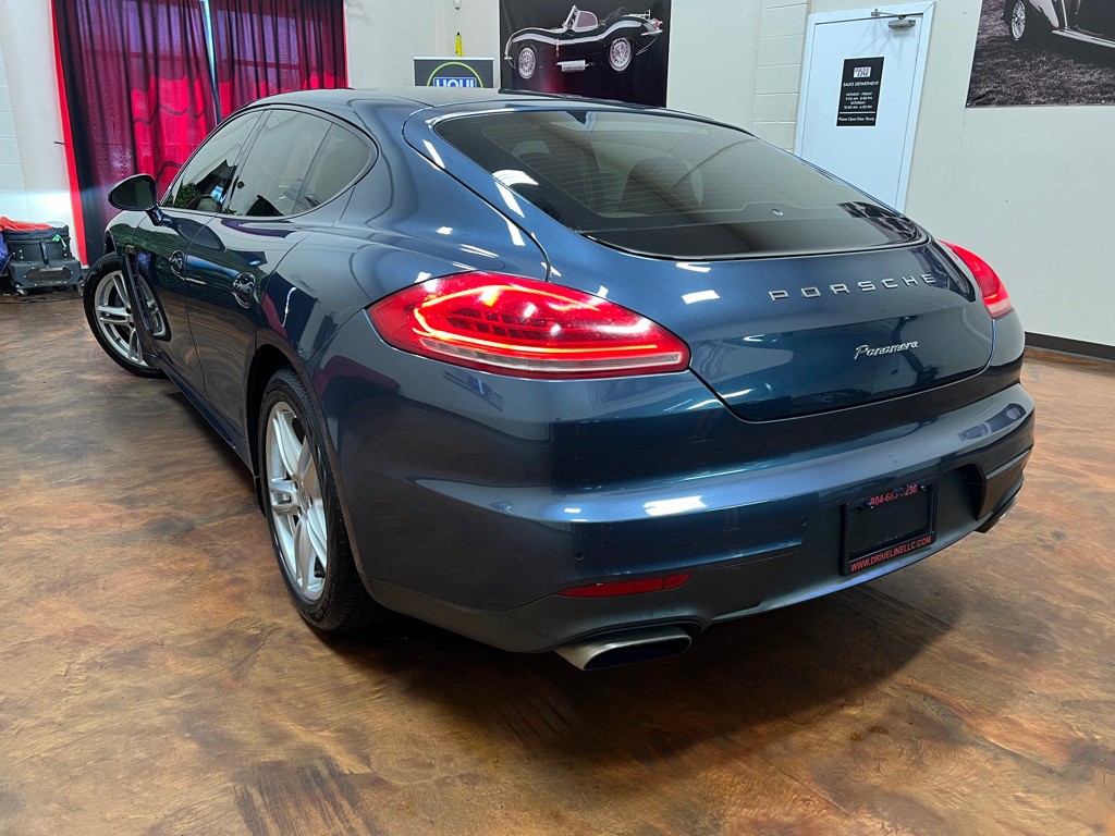 2014 Porsche Panamera Image 2