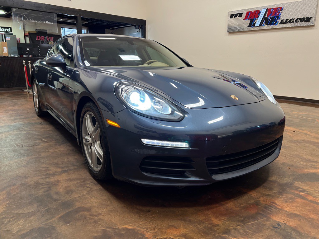 2014 Porsche Panamera Image 3