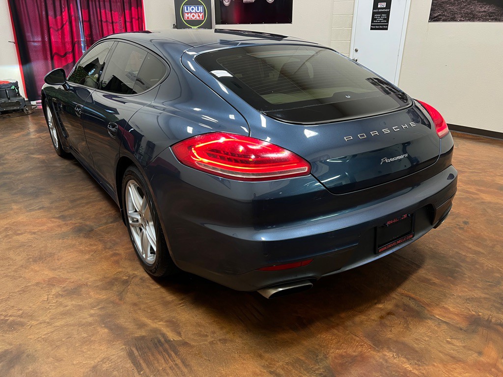 2014 Porsche Panamera Image 7