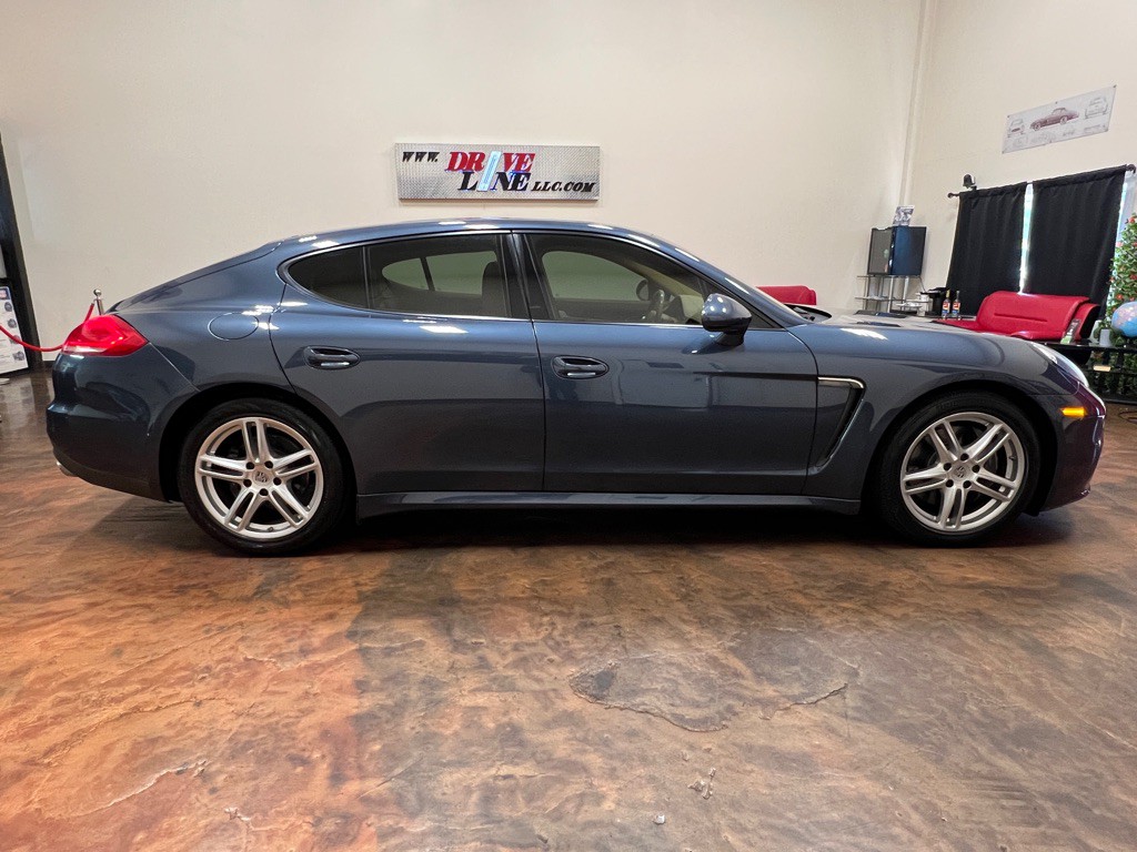 2014 Porsche Panamera Image 10