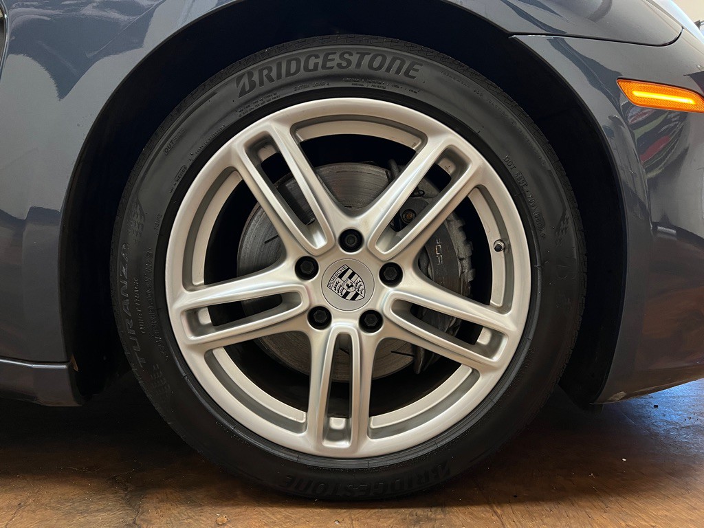 2014 Porsche Panamera Image 11