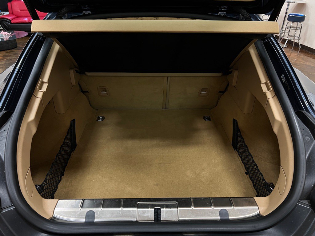 2014 Porsche Panamera Image 14