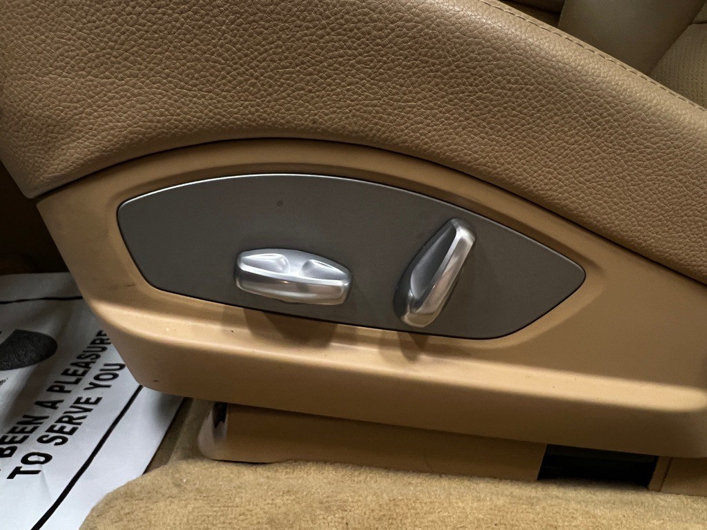 2014 Porsche Panamera Image 19
