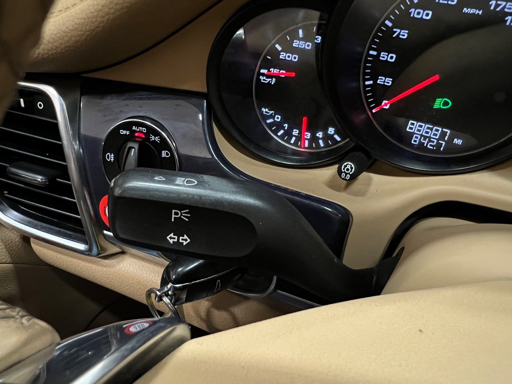 2014 Porsche Panamera Image 26