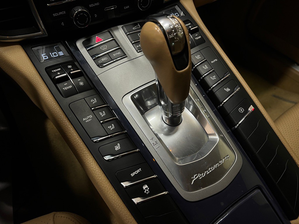 2014 Porsche Panamera Image 29