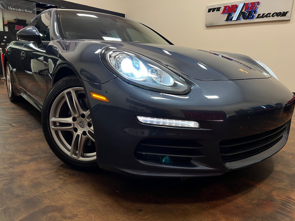 2014 Porsche Panamera Image 36