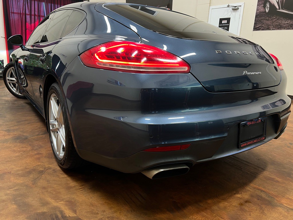 2014 Porsche Panamera Image 37