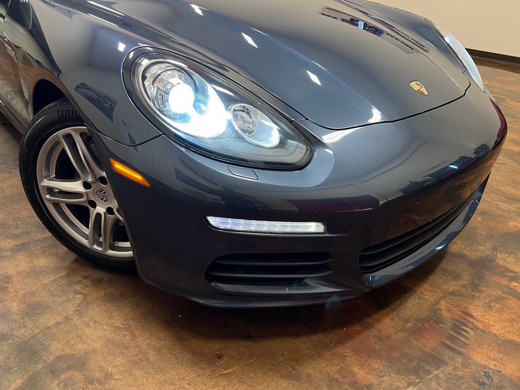 2014 Porsche Panamera Image 38
