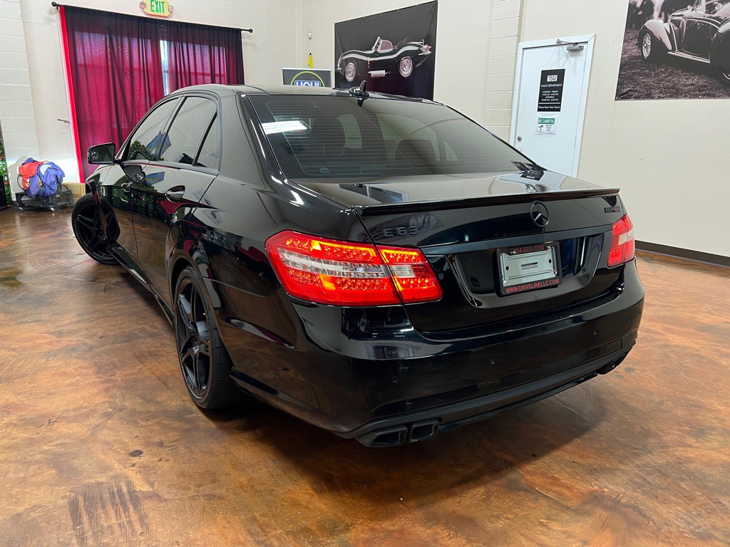 2011 Mercedes-Benz E-Class Image 2