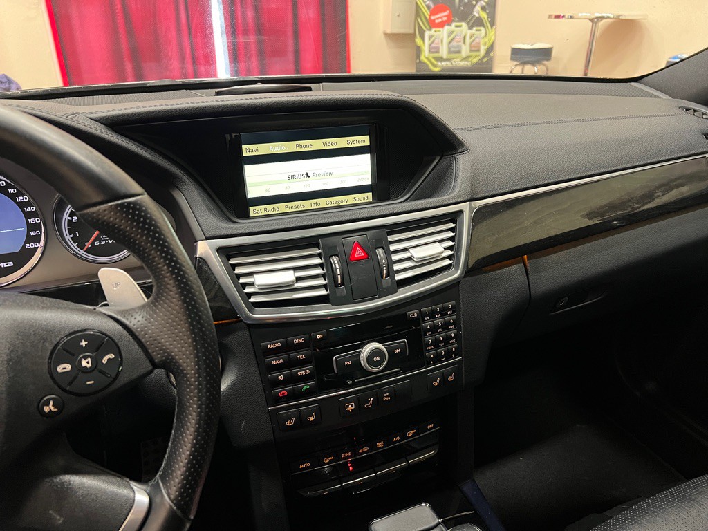 2011 Mercedes-Benz E-Class Image 28