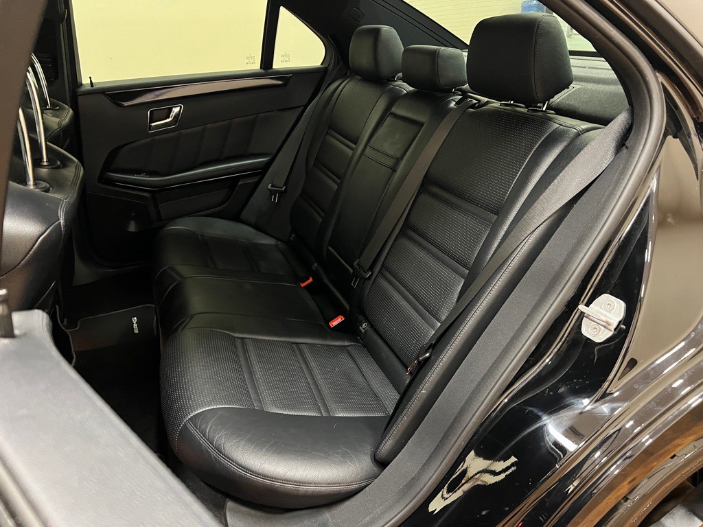 2011 Mercedes-Benz E-Class Image 34
