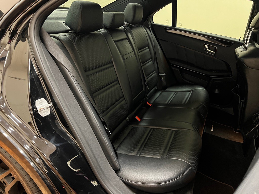 2011 Mercedes-Benz E-Class Image 35
