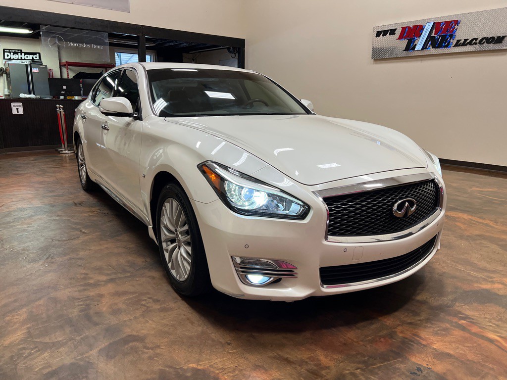 2016 INFINITI Q70 Image 3