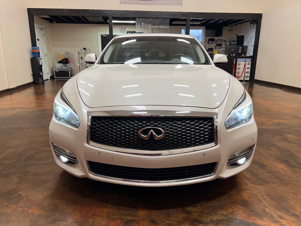2016 INFINITI Q70 Image 4