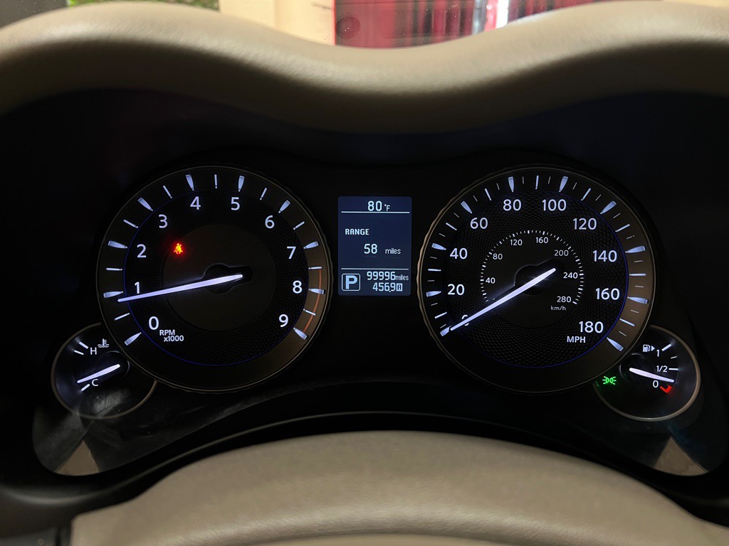 2016 INFINITI Q70 Image 17
