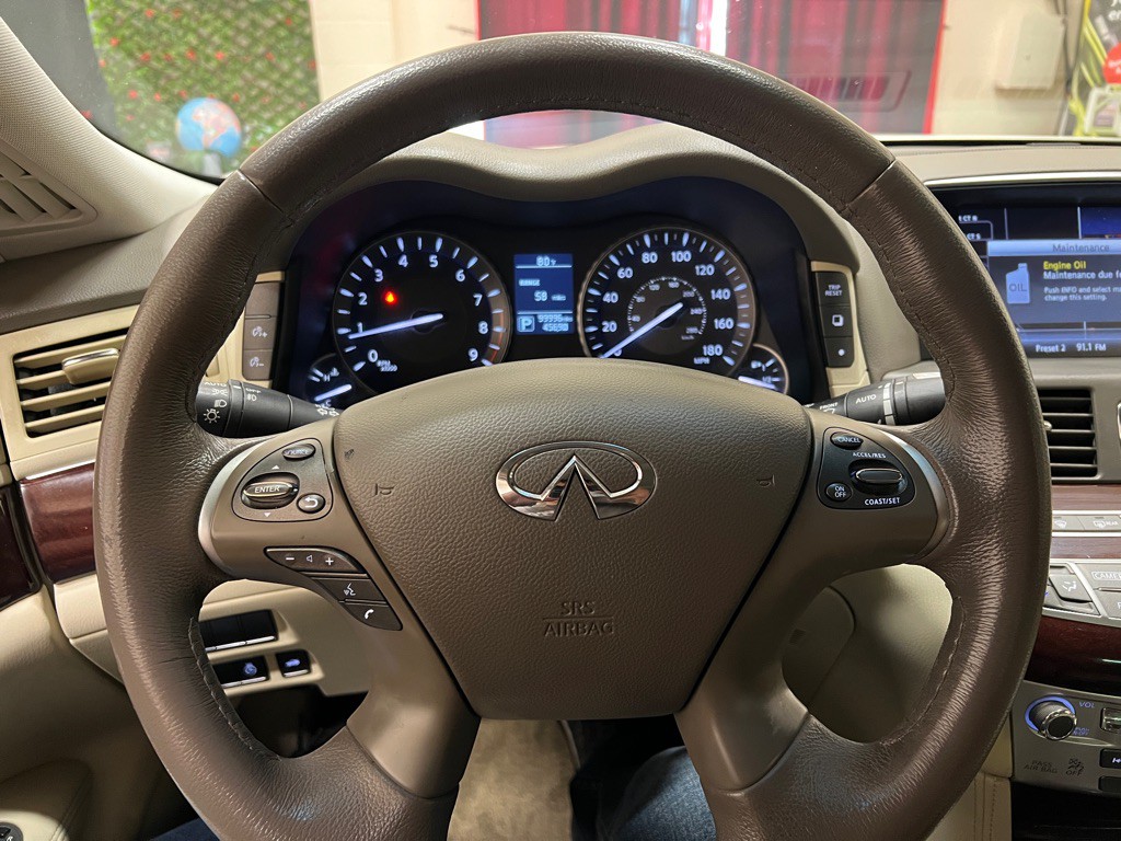 2016 INFINITI Q70 Image 19