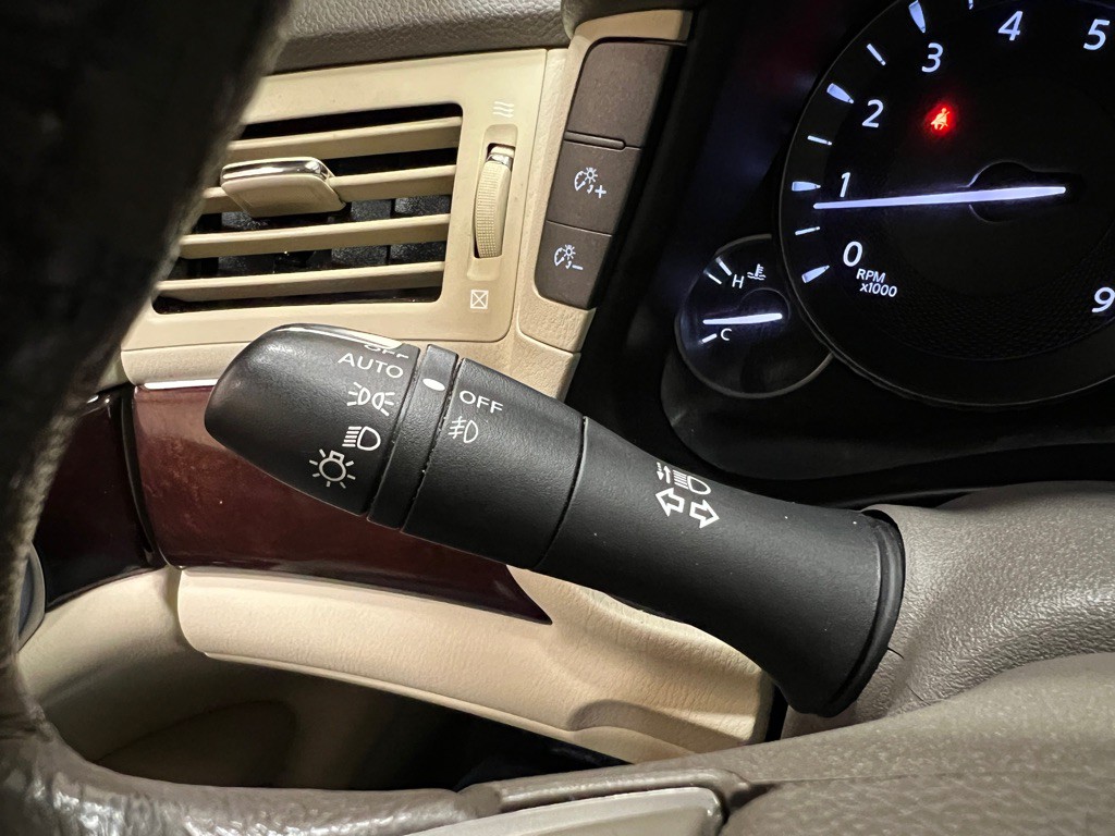 2016 INFINITI Q70 Image 21