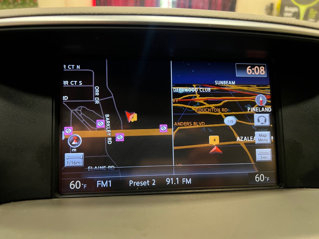 2016 INFINITI Q70 Image 24
