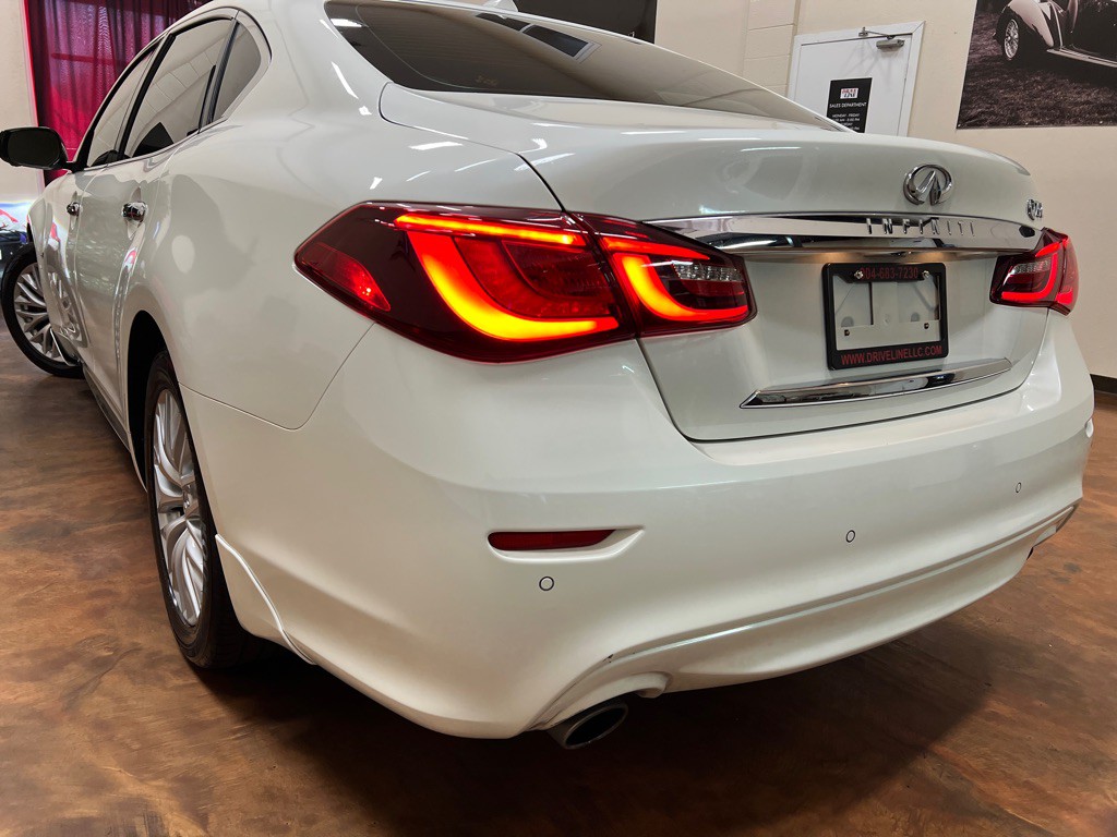 2016 INFINITI Q70 Image 41