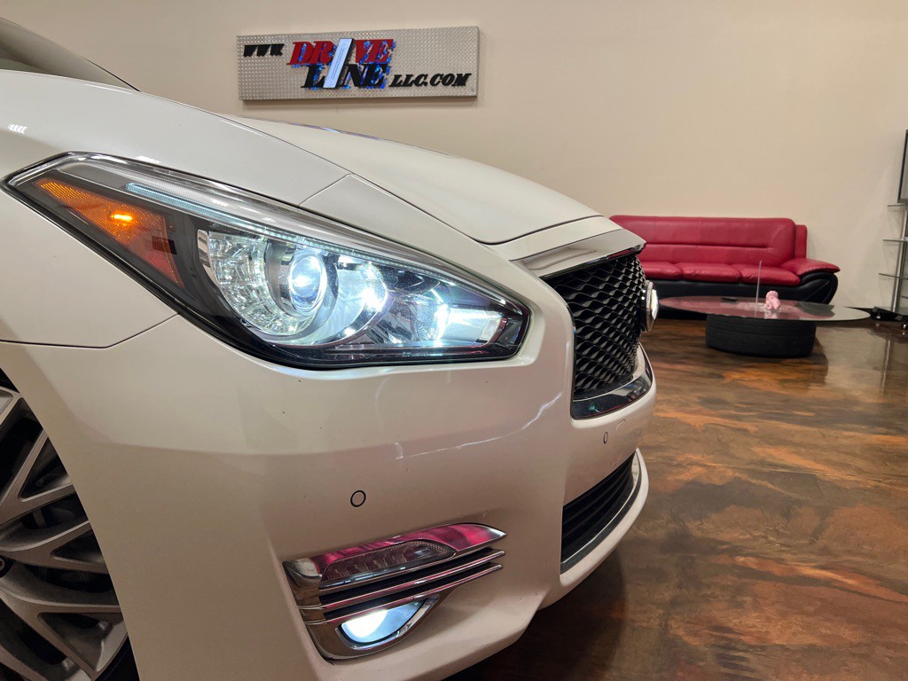2016 INFINITI Q70 Image 44
