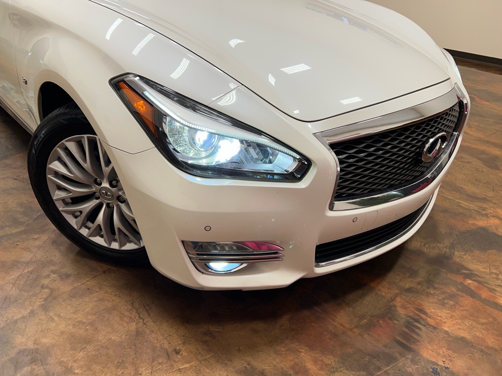 2016 INFINITI Q70 Image 46