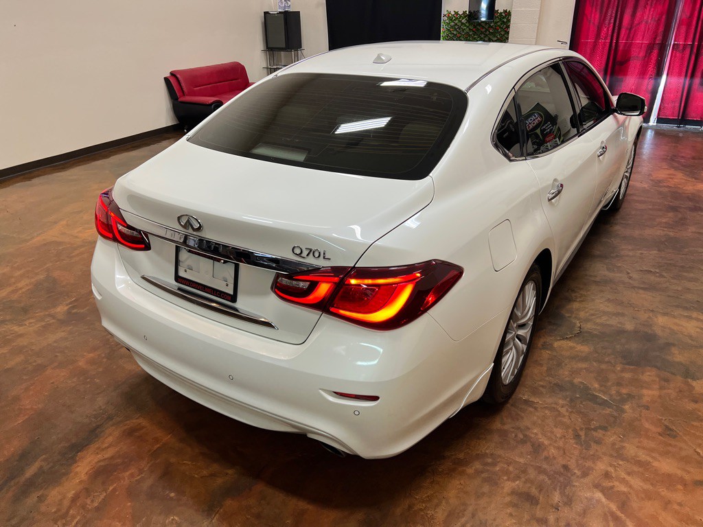 2016 INFINITI Q70 Image 49