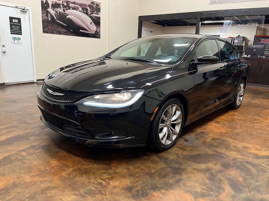2016 Chrysler 200 Image 5